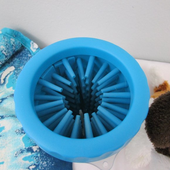 NWOT Dexas MudBuster Medium Portable Dog Paw Washer/ Paw Cleaner - Picture 2 of 8